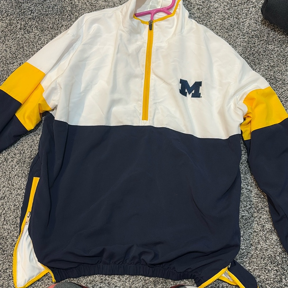 Michigan pullover